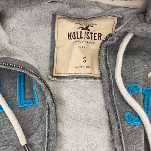 Hollister size small zip up jacket - Picture 2 of 4